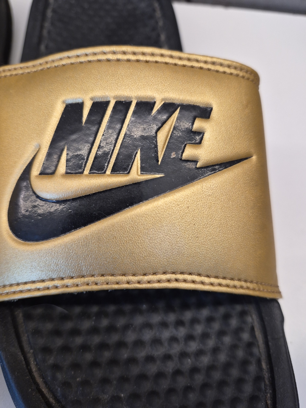 Nike Benassi Just Do It Gold Metallic & Black Slide Sandals, 343881014, Size 8 - Picture 3 of 8